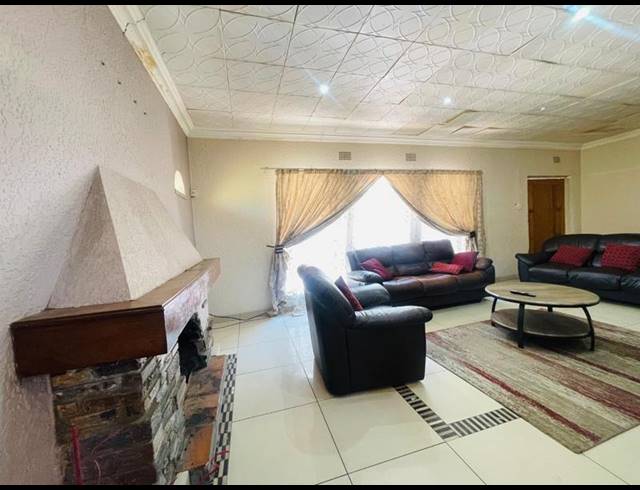 5 BEDROOM HOUSE FOR SALE IN LAMBTON